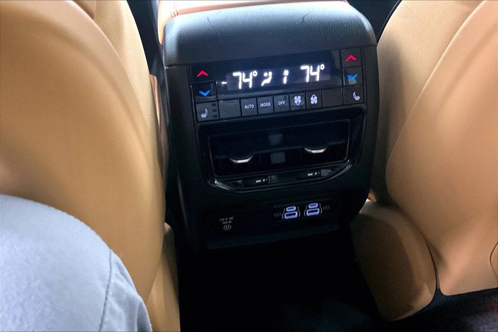2022 Jeep Grand Cherokee Summit