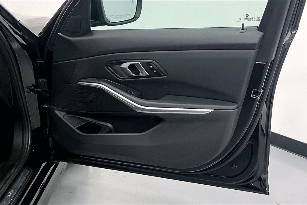 2025 BMW 3 Series 330i xDrive