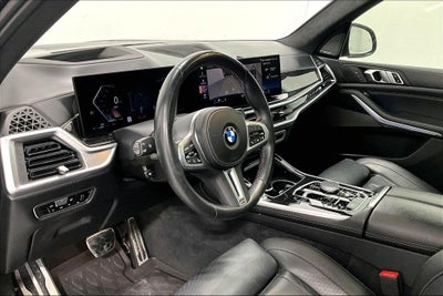 2023 BMW X7 M60i