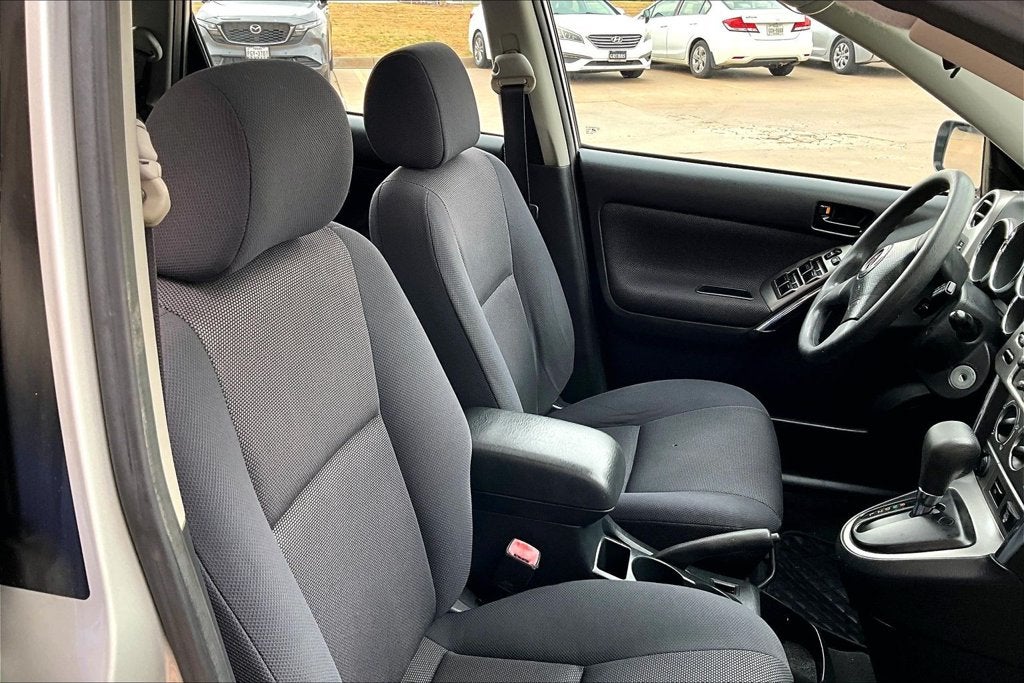 2004 Pontiac Vibe Base