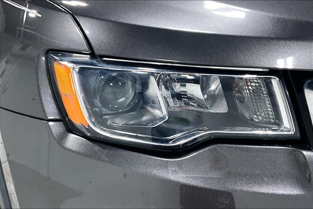 2019 Jeep Grand Cherokee Laredo E