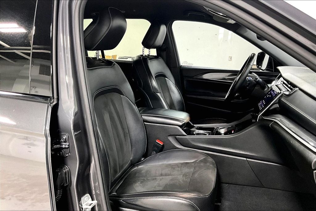 2022 Jeep Grand Cherokee Altitude