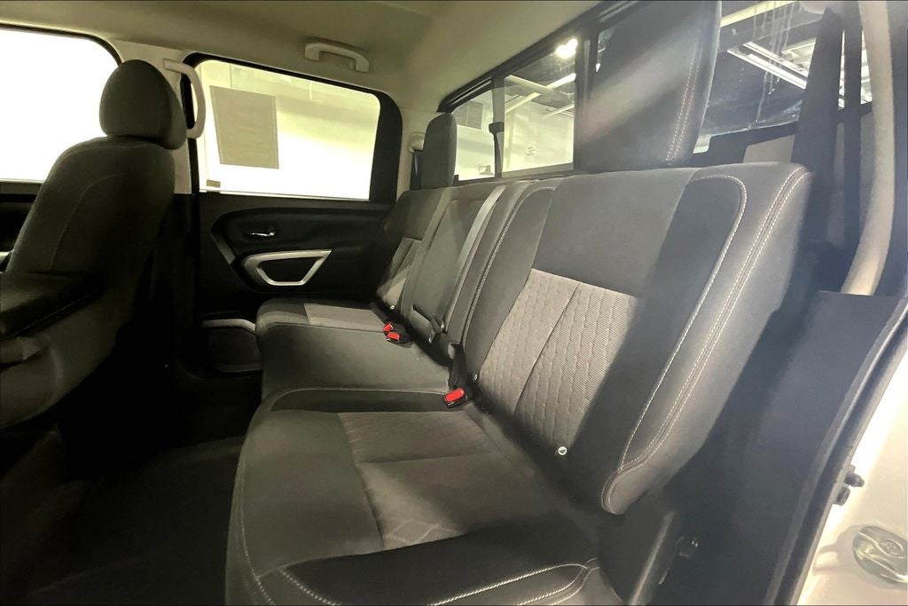 2023 Nissan Titan SV