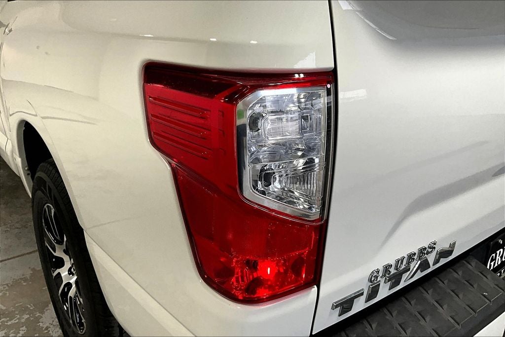 2023 Nissan Titan SV