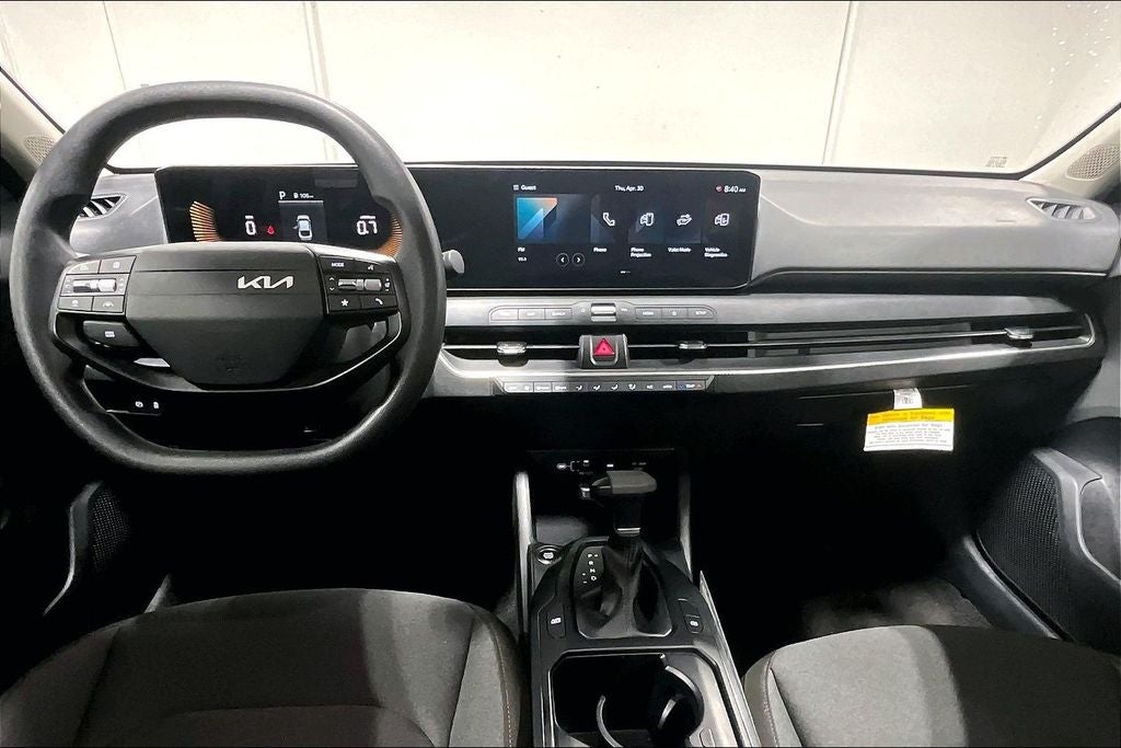 2025 Kia K4 LXS - Photo 18