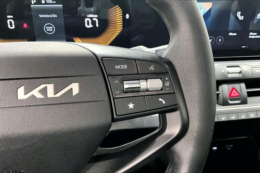 2025 Kia K4 LXS - Photo 25