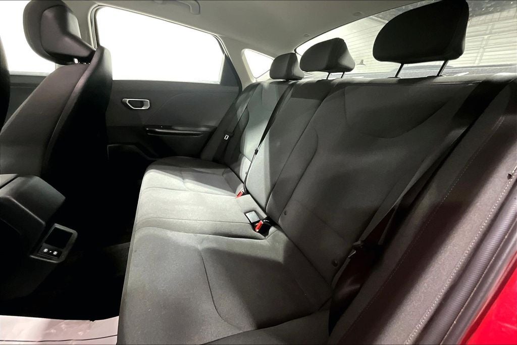 2025 Kia K4 LXS - Photo 32