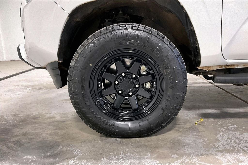 2023 Toyota Tacoma SR V6