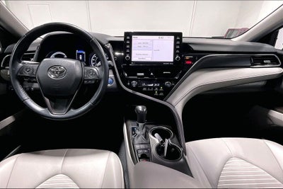 2022 Toyota Camry Hybrid SE