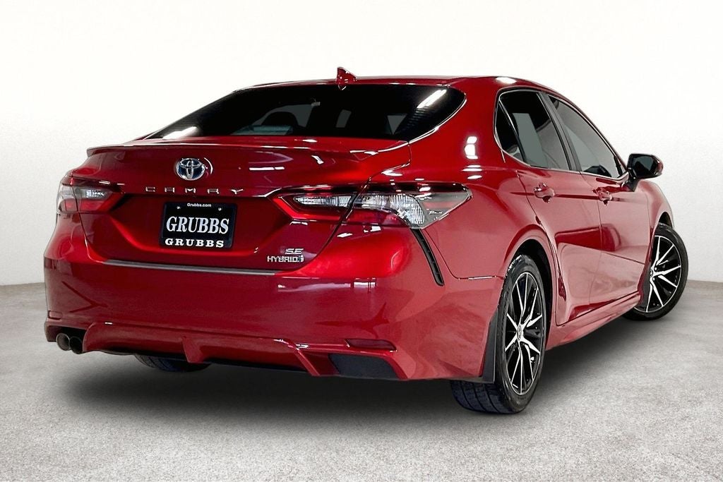 2022 Toyota Camry Hybrid SE