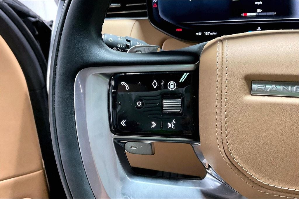 2025 Land Rover Range Rover SE
