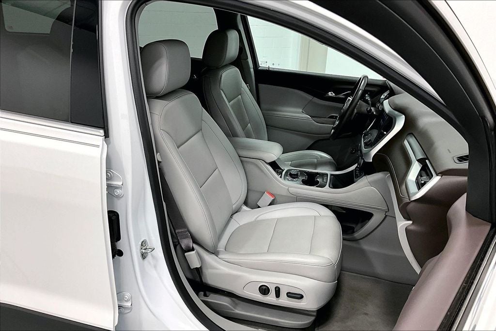 2022 GMC Acadia SLT