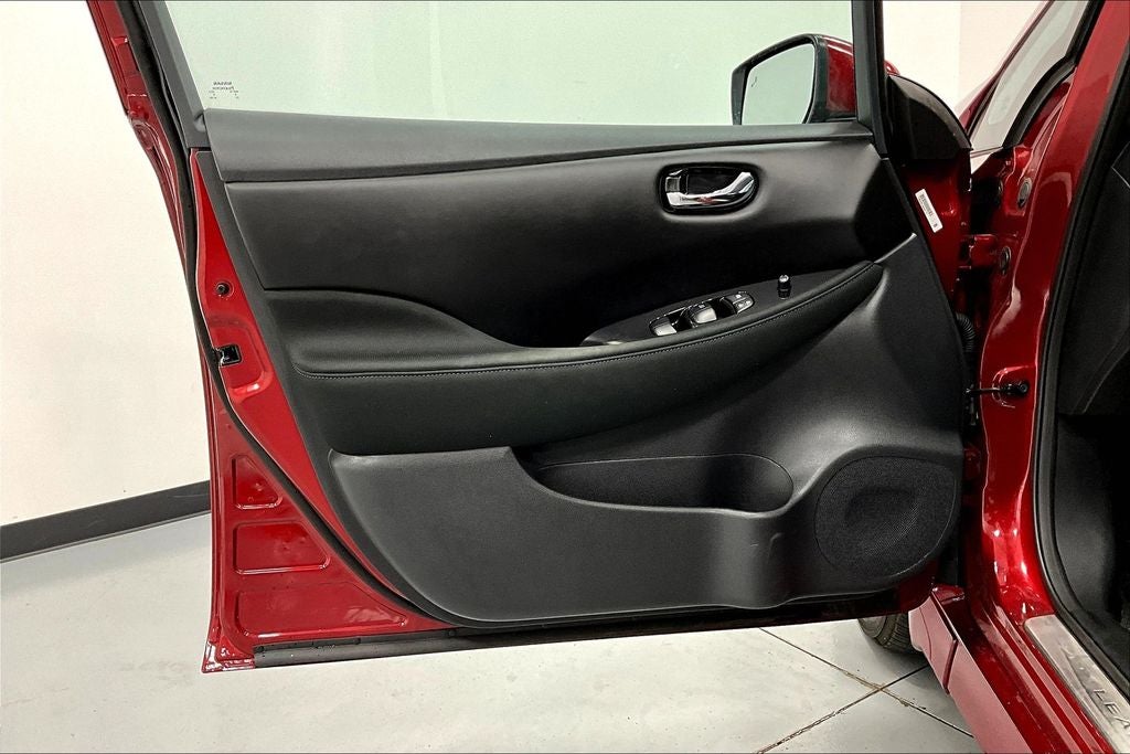 2025 Nissan Leaf SV Plus