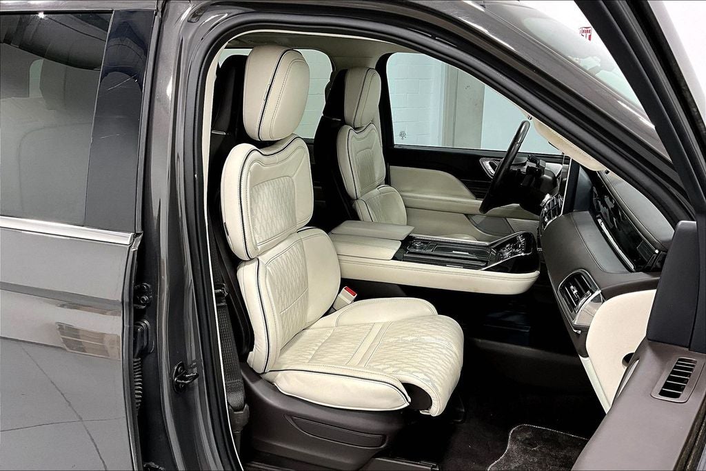 2023 Lincoln Navigator Black Label