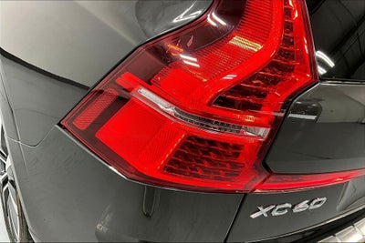 2022 Volvo XC60 B5 Momentum