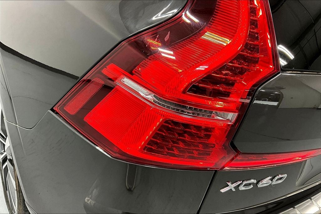 2022 Volvo XC60 B5 Momentum