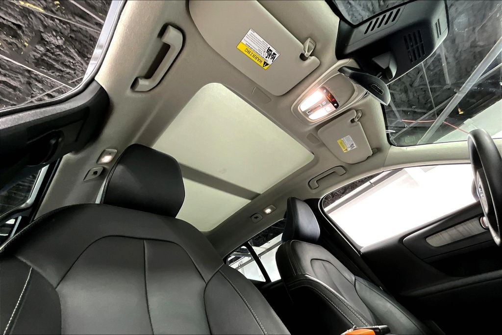 2024 Volvo XC40 B5 Plus Bright Theme