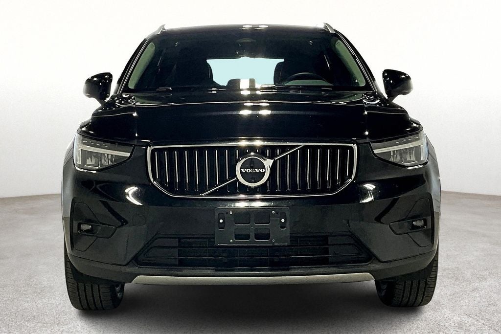 2024 Volvo XC40 B5 Plus Bright Theme