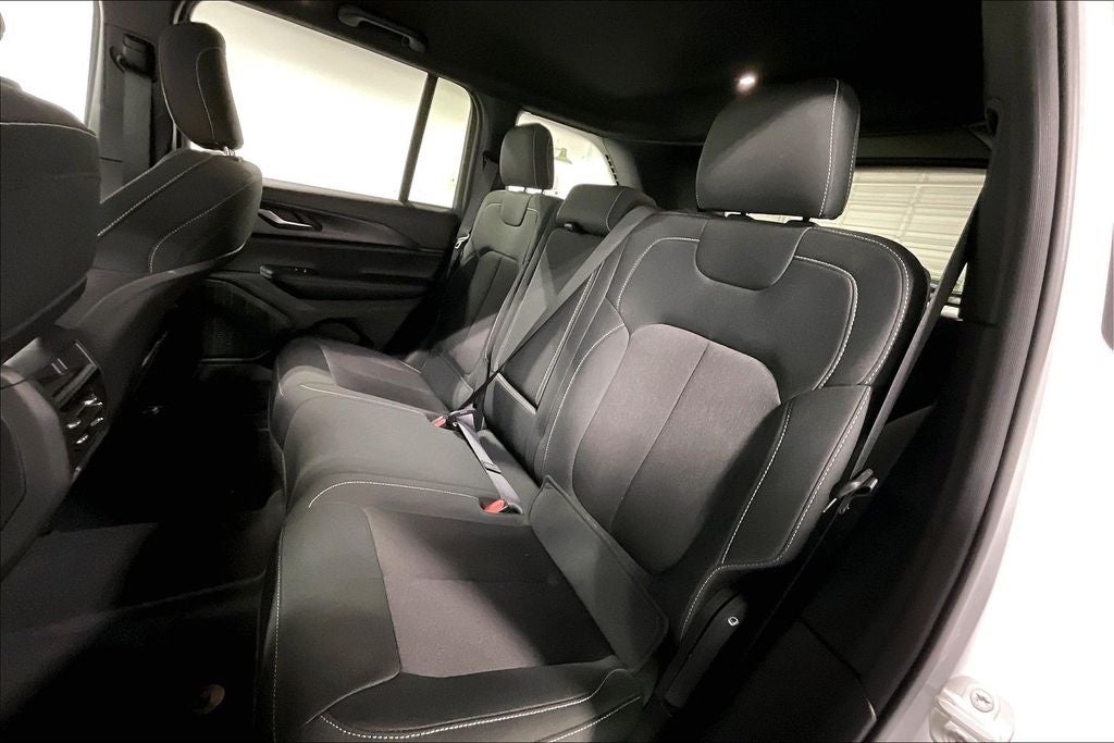 2024 Jeep Grand Cherokee Laredo A 4x2