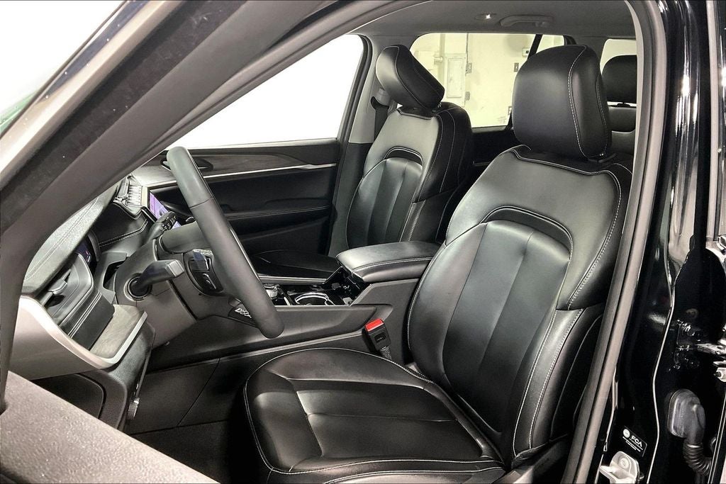 2023 Jeep Grand Cherokee Limited 4x2