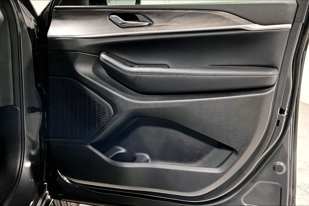 2025 Jeep Grand Cherokee Limited 4x2