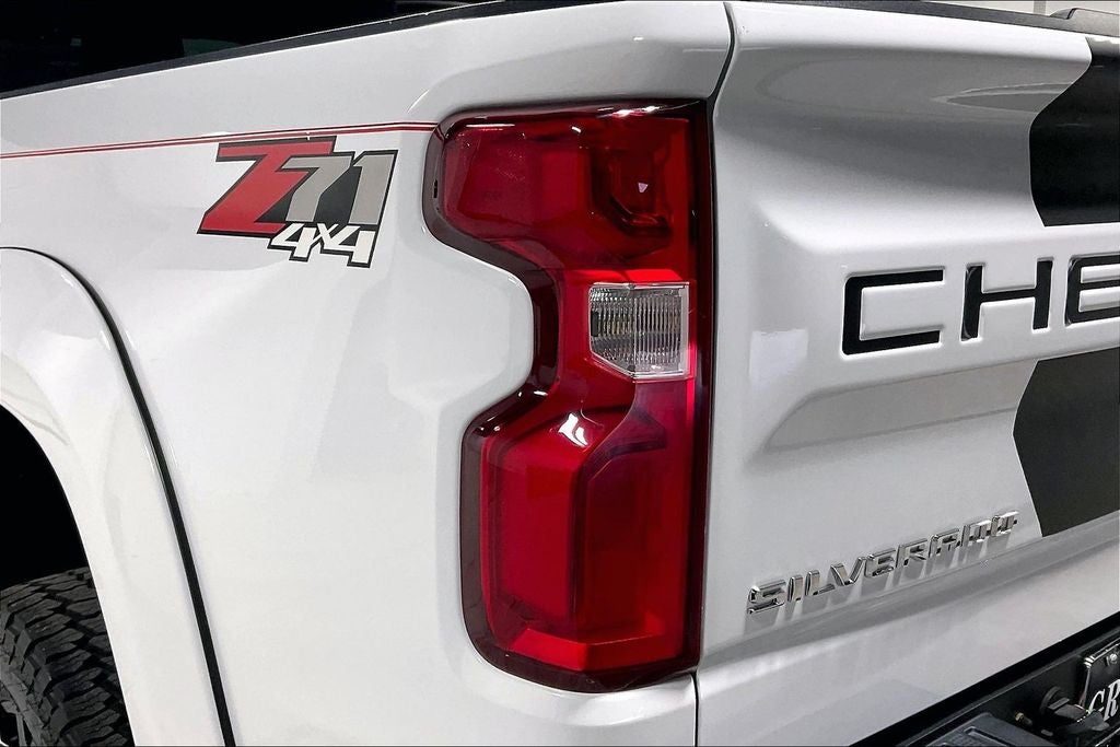 2020 Chevrolet Silverado 1500 4WD Crew Cab Short Bed RST