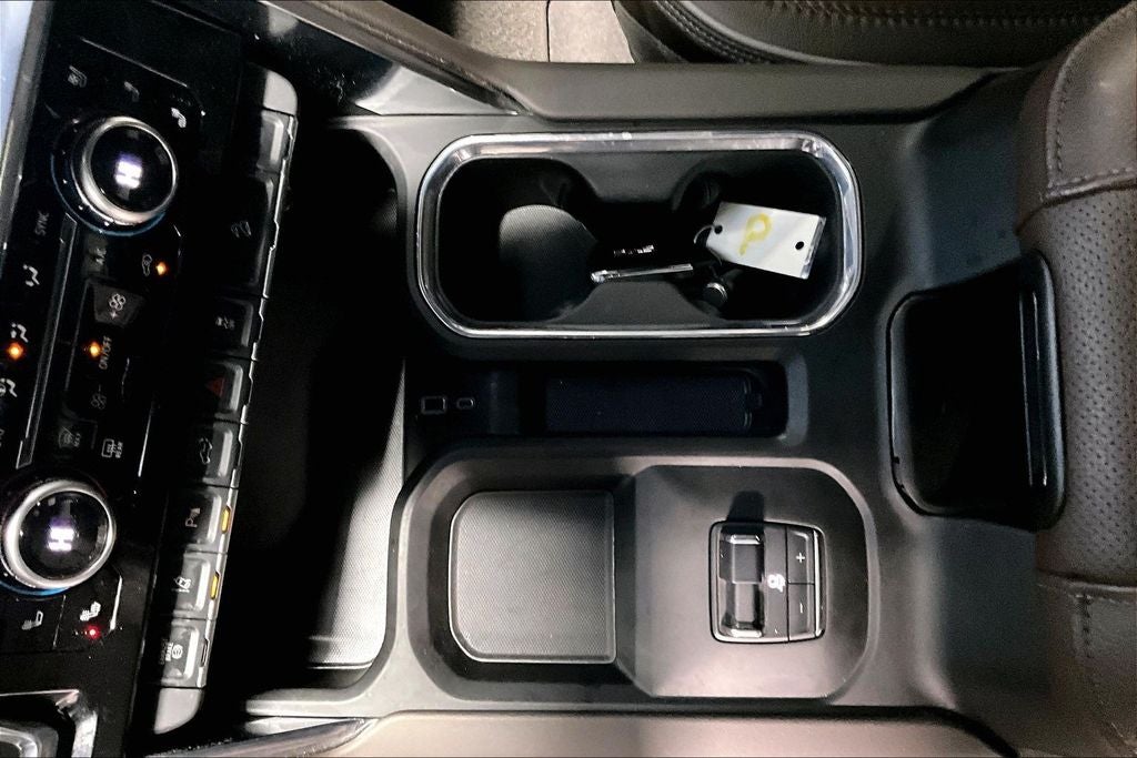 2025 GMC Sierra 3500HD 4WD Crew Cab Standard Bed Denali