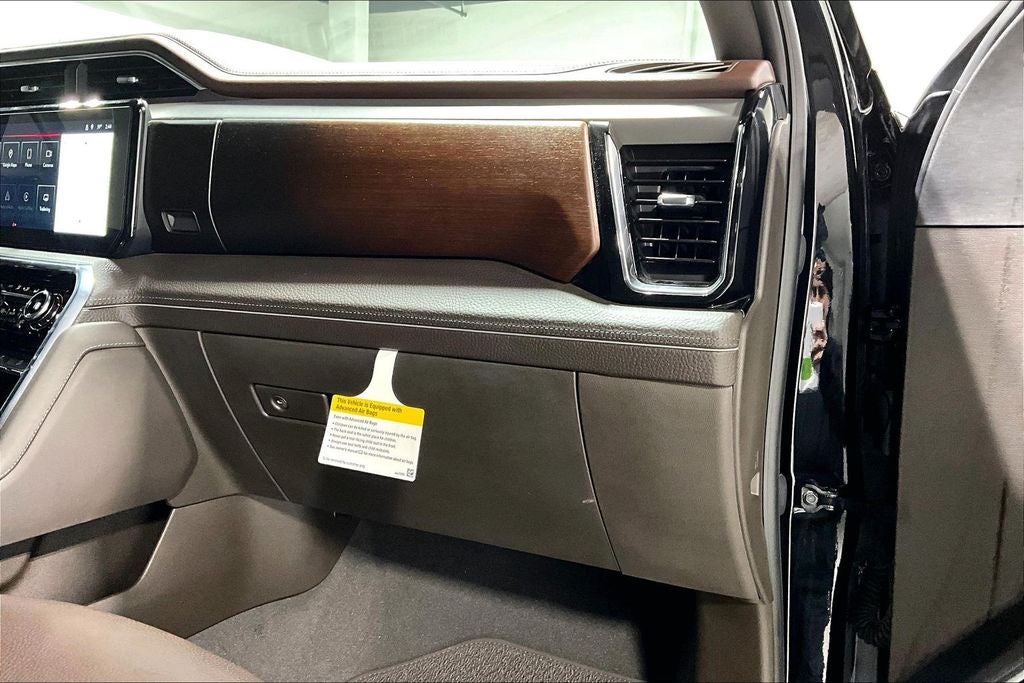 2025 GMC Sierra 3500HD 4WD Crew Cab Standard Bed Denali