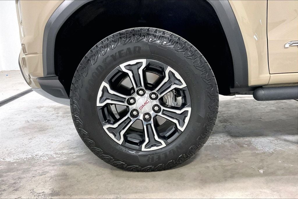 2024 GMC Canyon 4WD AT4