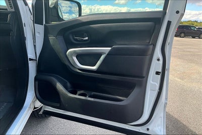 2023 Nissan TITAN Crew Cab SV 4x2