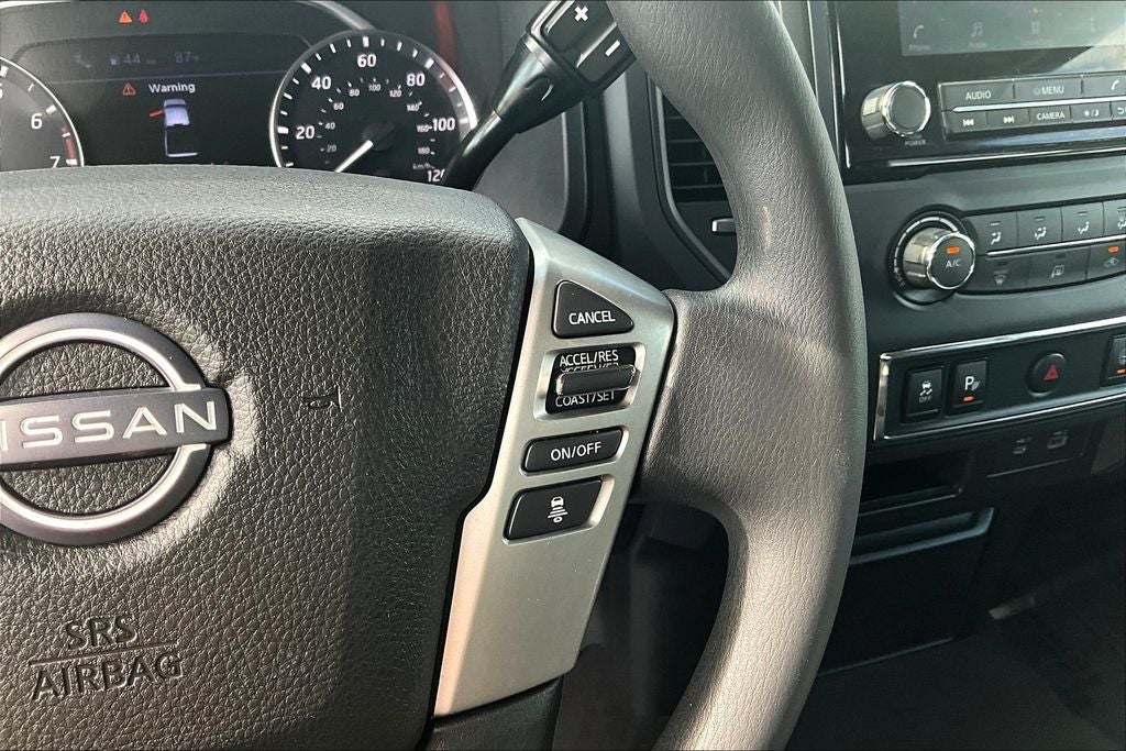 2023 Nissan TITAN Crew Cab SV 4x2