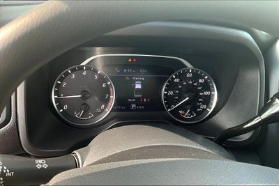 2023 Nissan TITAN Crew Cab SV 4x2