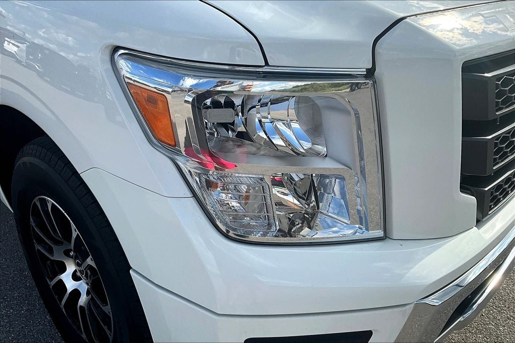 2023 Nissan TITAN Crew Cab SV 4x2