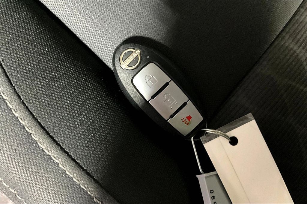 2023 Nissan TITAN Crew Cab SV 4x2