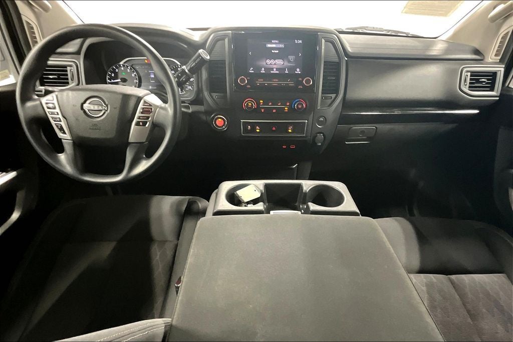 2023 Nissan TITAN Crew Cab SV 4x2