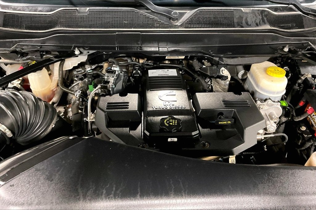 2022 RAM 3500 Tradesman Crew Cab 4x4 8' Box