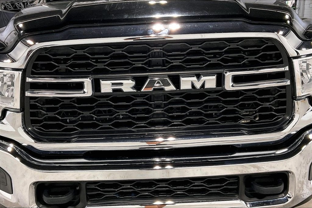 2022 RAM 3500 Tradesman Crew Cab 4x4 8' Box