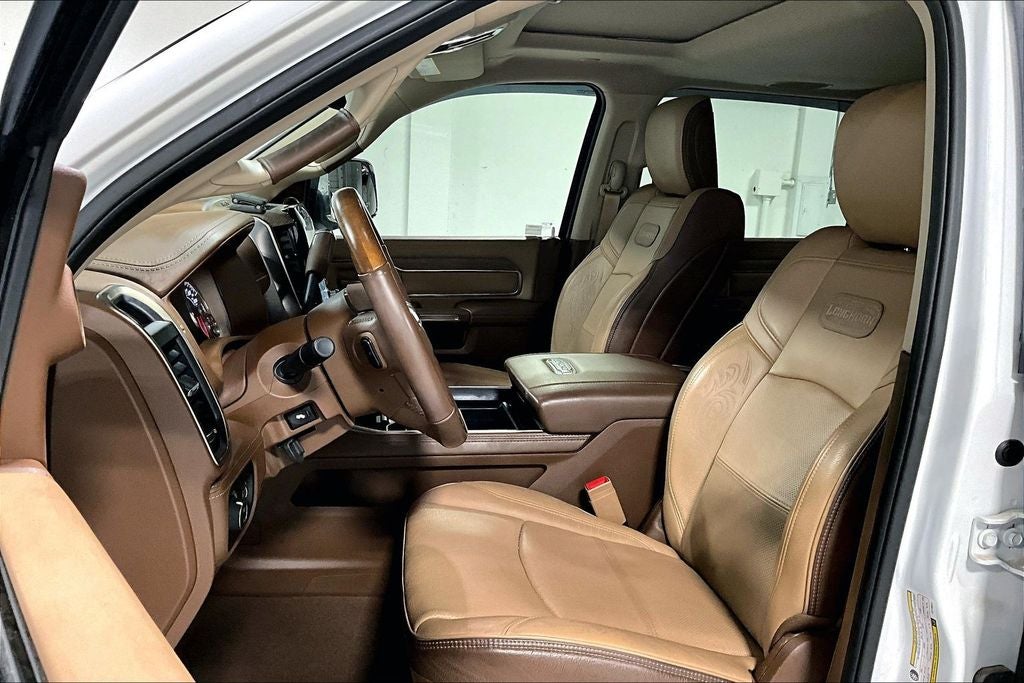 2020 RAM 3500 Laramie Longhorn Crew Cab 4x4 8' Box