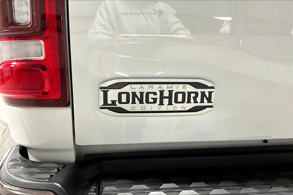 2020 RAM 3500 Laramie Longhorn Crew Cab 4x4 8' Box
