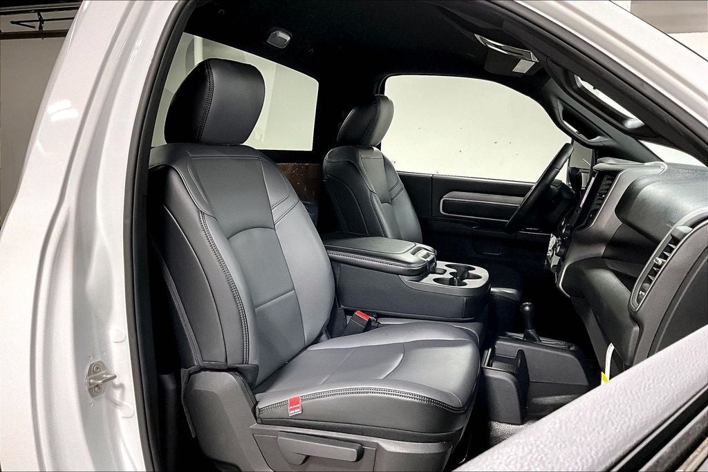 2024 RAM 3500 Chassis Tradesman/SLT