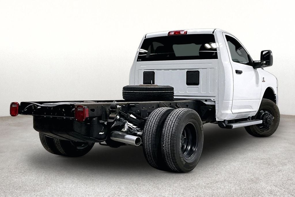 2024 RAM 3500 Chassis Tradesman/SLT
