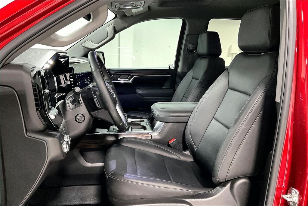 2025 GMC Sierra 1500 4WD Crew Cab Short Box SLT