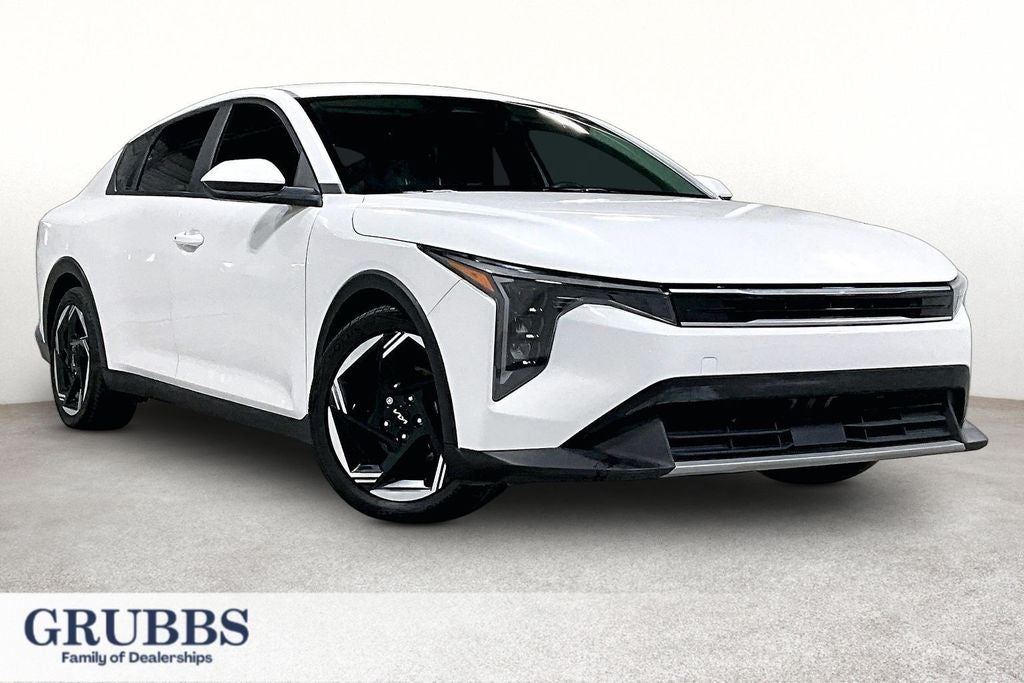 2025 Kia K4 EX AT's photo