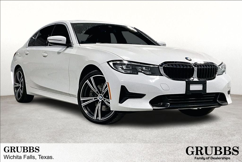 2020 BMW 3 Series 330i xDrive Sedan's photo