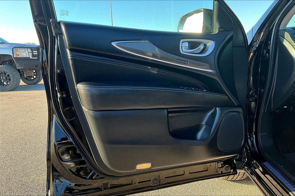 2019 INFINITI QX60 LUXE