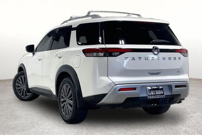 2022 Nissan Pathfinder SL 2WD