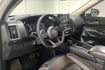 2022 Nissan Pathfinder SL 2WD