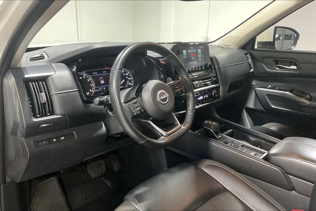 2022 Nissan Pathfinder SL 2WD