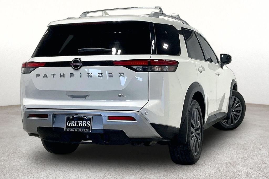 2022 Nissan Pathfinder SL 2WD