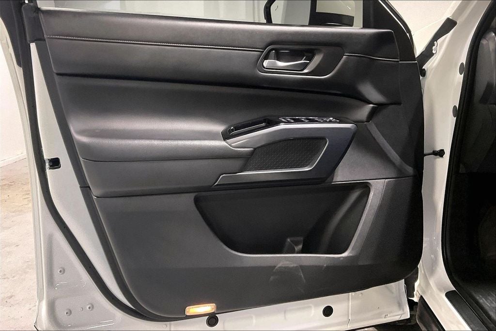 2022 Nissan Pathfinder SL 2WD